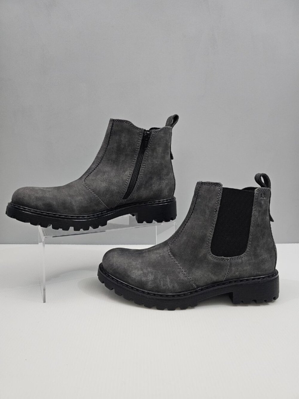 Josef Seibel Marta 06 Chelsea Ankle Boot Womens EU 39 Gray Leather Lug Sole NEW - Picture 2 of 14